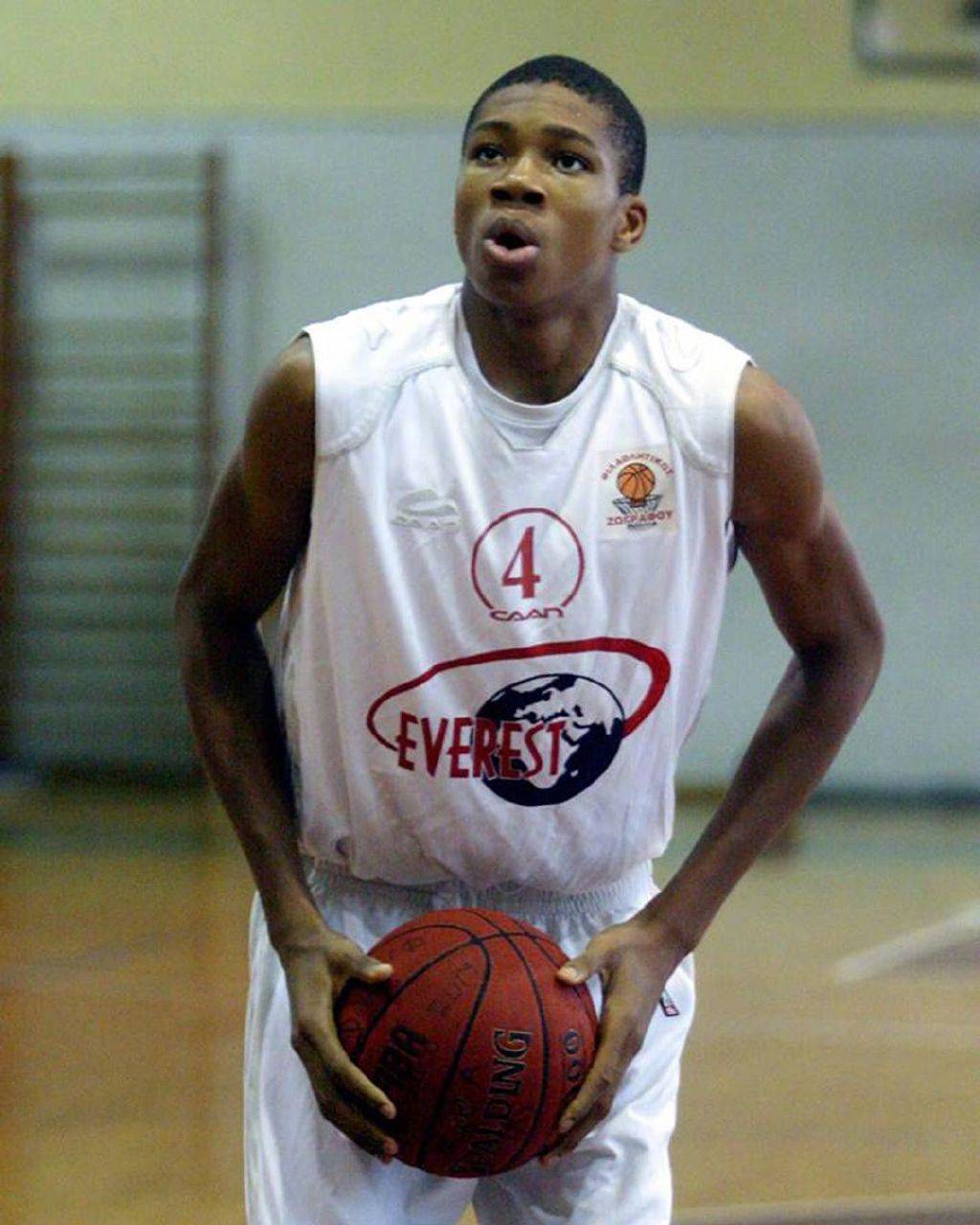 风云突变山东泰山窗口期内部沟通，NBA总决赛版图或变，引发热议，年轻球员得到机会