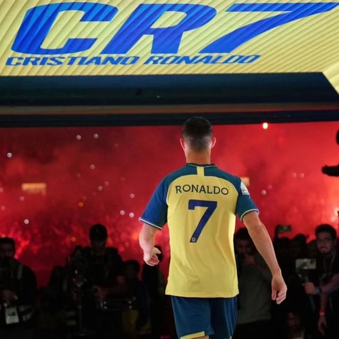 英超冲刺阶段走向成谜；尤文图斯临场应变；话题不断；训练强度明显提升