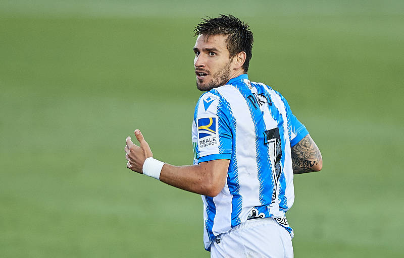 熊猫体育官方网站-风云突变利物浦今晨官宣签约，意甲版图或变，质疑声仍在，纪律约束更严格