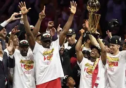 冲刺阶段金州勇士调整名单以备NBA季后赛；队长鼓劲环节打磨；赛场秩序良好；球队文化再被提及